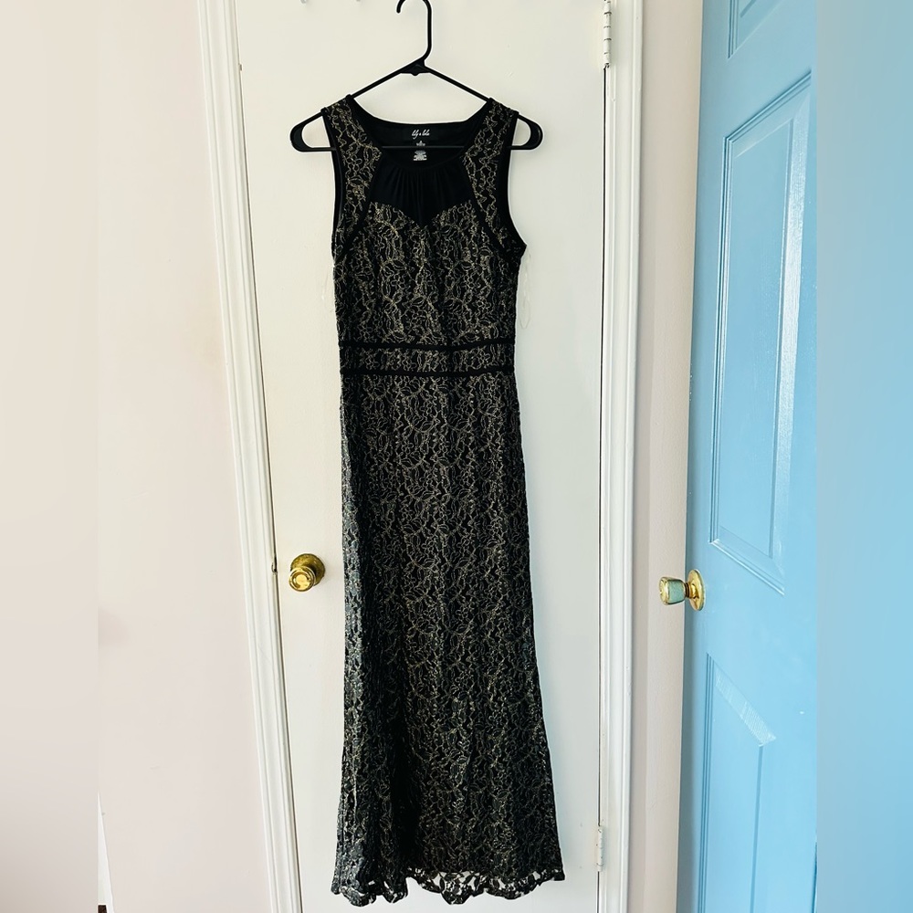 BLACK/GOLD LONG VERY ELEGANT DRESS